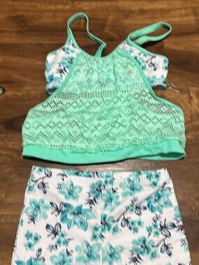 SHEIN Mint Crochet-Trim Bikini Top